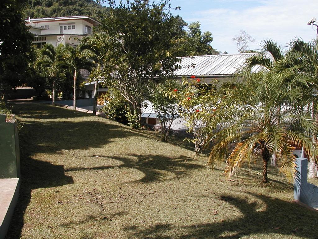 Monique'S Guest House Maraval Kültér fotó
